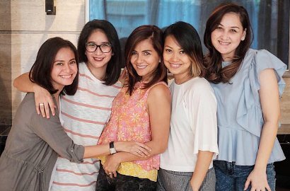 Mona Ratuliu cs Bikin Cover Lagu 'Havana' Camila Cabello, Sindir Geng Sosialita?