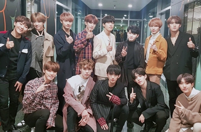 Gemes Banget, Begini Unyunya Seventeen Dapat Blankon dari Fans