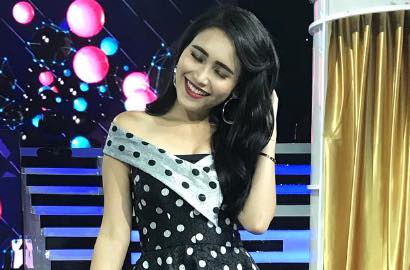 Dibayar Ratusan Juta Rupiah, Ayu Ting Ting Tampil Anggun di Pesta Pernikahan