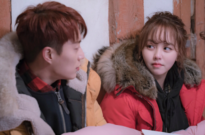 Yoon Doo Joon Serius Pandangi Wajah Tidur Kim So Hyun di 'Radio Romance'