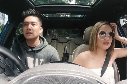 Nongkrong Sambil Makan Gorengan, Cinta Laura Curhat Dulunya Didekati Boy William