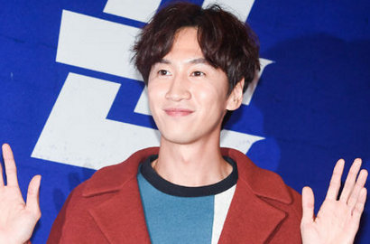 Ceria Syuting Jadi Polisi di 'Live',  Lee Kwang Soo cs Kompak Pose Begini