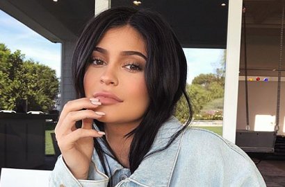 Kembali Aktif di Media Sosial, Kylie Jenner Unggah Foto Saat Valentine