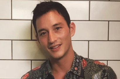 Mike Lewis Berpose Bak Sopir Ojek Online, Netter Rebutan Minta Dibonceng