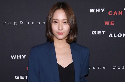 Rambut Panjang vs Bob, Cantiknya Krystal Saat Jadi Model Kosmetik Ini