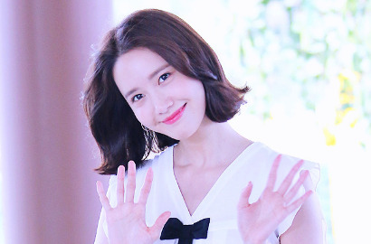 Sapa Fans di Hari Imlek, Yoona Pamer Liburan Asyik di Praha