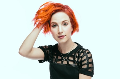 Haley Williams Jatuh Sakit, Paramore Batalkan Konser di Indonesia