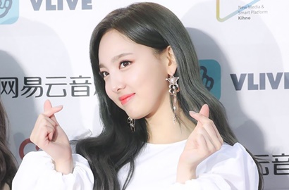 Fanboy Minta Tuliskan Frase Ini Saat Bertemu Nayeon, Netter Geram