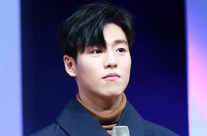 Meski Tak Ada Acara Khusus, Lee Hyun Woo Ceria Saat Berangkat Wamil
