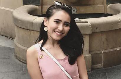 Bukan Nagita, Ayu Ting Ting Kepo Instagram Artis Ini Karena Kecantikannya