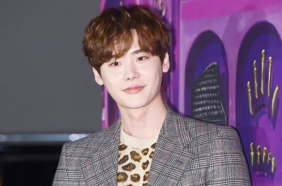 Lee Jong Suk Ikutan Video Tantangan Ini, Netter: Tetap Tampan