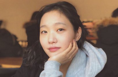 Sederhana Tapi Elegan, Intip Potret Cantik Kim Go Eun Jadi Model Uniqlo