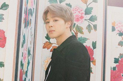 Baiknya, Jimin BTS Bagikan Album Bertanda Tangan Untuk Siswa
