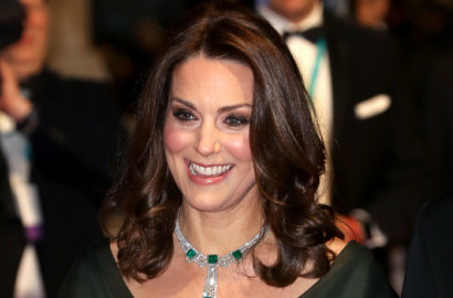 Dikritik Tak Gunakan Busana Hitam di BAFTA 2018, Ini Penjelasan Kate Middleton