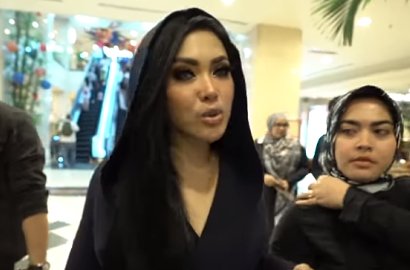 Biasa Beli Barang Mewah, Syahrini Ditantang Belanja Cuma Rp 300 Ribu