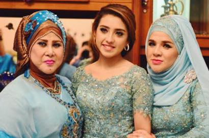 Elvy Sukaesih Dibully Karena Penangkapan Dhawiya, Cucu Cantik Tulis Pesan Bijak