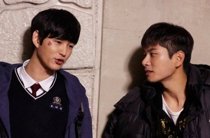 Jadi Murid SMA, Lee Won Geun Dibully Lee Yi Kyung di Trailer 'Wretches'