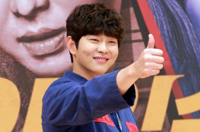 Pamer Kucing Peliharaan Baru Lewat SNS, Yoon Kyun Sang Dihujat Karena Ini
