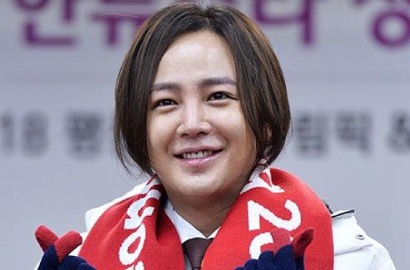 Tetap Ganteng, Begini Gaya Jang Geun-Suk Berponi Cepak dan Usung Mullet Hair