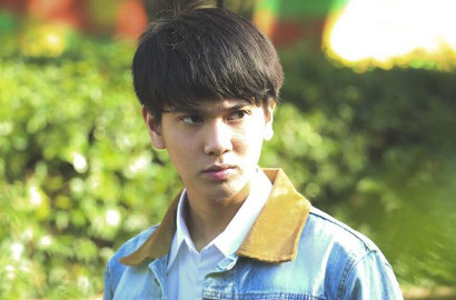 PH 'Dilan' Rayakan 5,9 Juta Penoton, Senyum Iqbaal Bikin Gemas