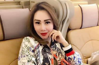 Femmy Permatasari Liburan di Bangkok, Netter Salah Fokus Tas Kresek Belanjaan