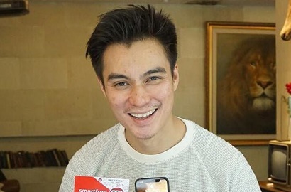 Baim Wong Dapat Buket Mawar 'Raksasa', Dewi Sandra-Gracia Indri Beri Komentar Kocak