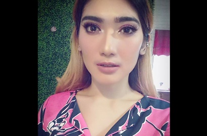 Revi Mariska Akhirnya Menikah Lagi, Sang Suami Jadi Sorotan