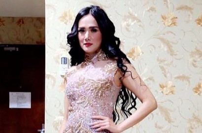 Mulan Jameela Kesal Dituduh Bohong Soal Foto dan Pakai Softlens Walau Berhijab