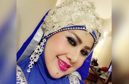 Akhirnya Datangi Polda Metro Jaya, Elvy Sukaesih Jenguk Anak-Anaknya?
