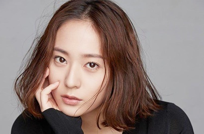 Di Sela Kesibukan, Krystal Pastikan Selalu Komunikasi dengan Ibu