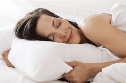 Jangan Lakukan 7 Hal Ini Sebelum Tidur, Bila Ingin Tidur Nyenyak