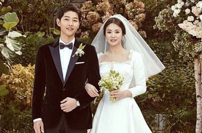 Cieee, Wallpaper Ponsel Hye Kyo Ternyata Fanart SongSong Couple?