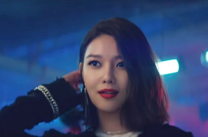 Sooyoung SNSD Pamer Gaya Seksi dan Elegan di Iklan Mobil