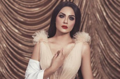 Pamer Foto Kompak Serba Pink, Netter Salfok ke Bagian Dada Krisdayanti