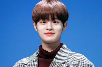 Jadi Sorotan, Netter Kaget Daehwi Wanna One Pegang Box Rokok di Pemotretan