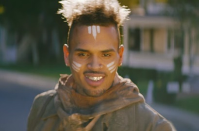 Usai 'Stranger Things', Chris Brown Kejutkan Fans Rilis MV 'Tempo'
