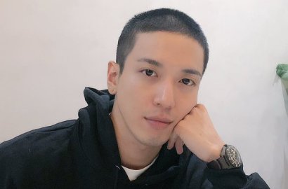 Diantar Fans dari Berbagai Negara, Jung Yong Hwa Resmi Wamil