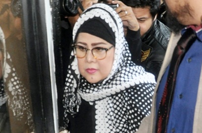 Masih Sensitif Soal Penangkapan Dhawiya, Ini Cara Elvy Sukaesih Hilangkan Sedih?