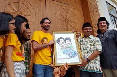 Reza Rahardian Dapat Kejutan di Ulang Tahun ke-31