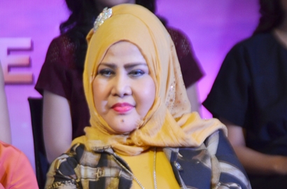 Belum Bertemu, Elvy Sukaesih Titip Pesan agar Dhawiya Sabar dan Rajin Salat