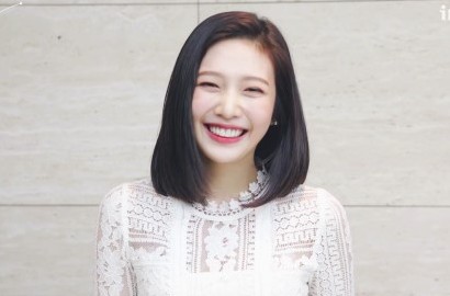 Cantik dan Seksi di Pemotretan Poster, Joy Terbebani Main 'Great Seducer'?