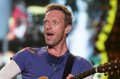 Gara-Gara Dakota Johnson, Chris Martin Dituding Telantarkan Coldplay