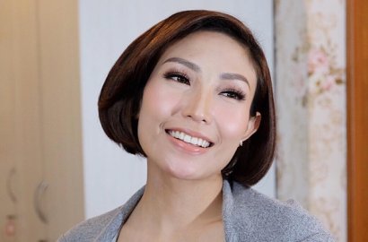 Pakai Riasan Tipis, Ayu Dewi Merasa Mirip Putri Marino