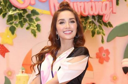 Ussy Sulistiawaty Unggah Foto 15 Tahun Lalu, Netter: Cantikan Sekarang