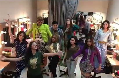 Jessica Iskandar-Dewi Persik cs Asyik Goyang, Ayu Ting Ting Disindir Jaim