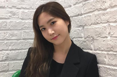 Lama Tak Muncul, Fans Terharu Lihat Yookyung Reuni dengan A Pink