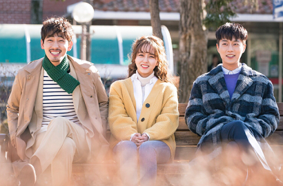 Bareng Doo Joon, Kim So Hyun Pamer Foto Jepretan Yoon Park di 'Radio Romance'
