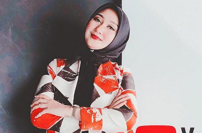 Undangan Nikah Mantan Suami Beredar, Dian Pelangi Pilih Asyik Berlibur ke Tokyo