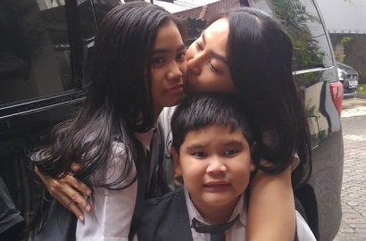 Tak Lagi Masalahkan Hak Asuh Anak, Tessa Kaunang dan Sandy Tumiwa Sepakat Damai