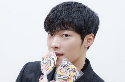Woo Do Hwan Pose Ganteng Disela Syuting 'Great Seducer', Netter Jatuh Cinta